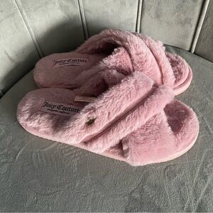 NWOT Juicy Couture pink fuzzy slippers